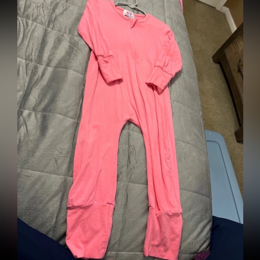 One piece zipper